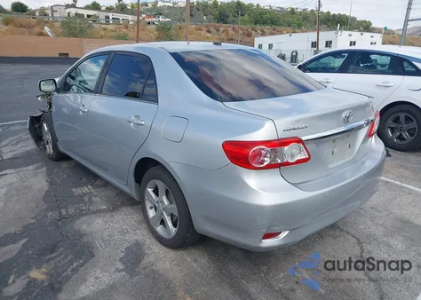 2013 Toyota Corolla Le z USA, uszkodzony, nr VIN 5YFBU4EE0DP111166